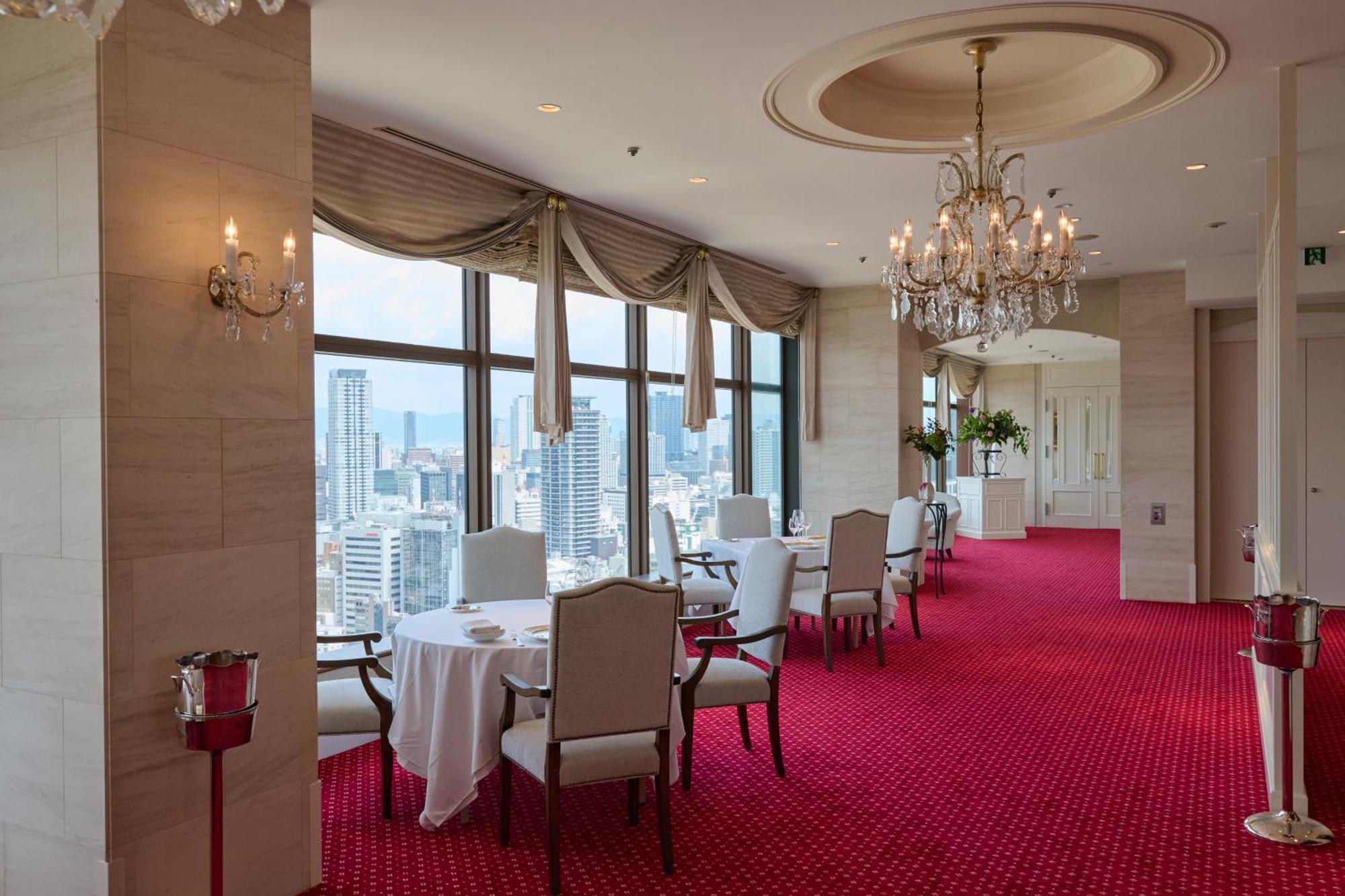 Rihga Royal Hotel Osaka, Vignette Collection By Ihg Extérieur photo Club Lounge at the Conrad Hong Kong