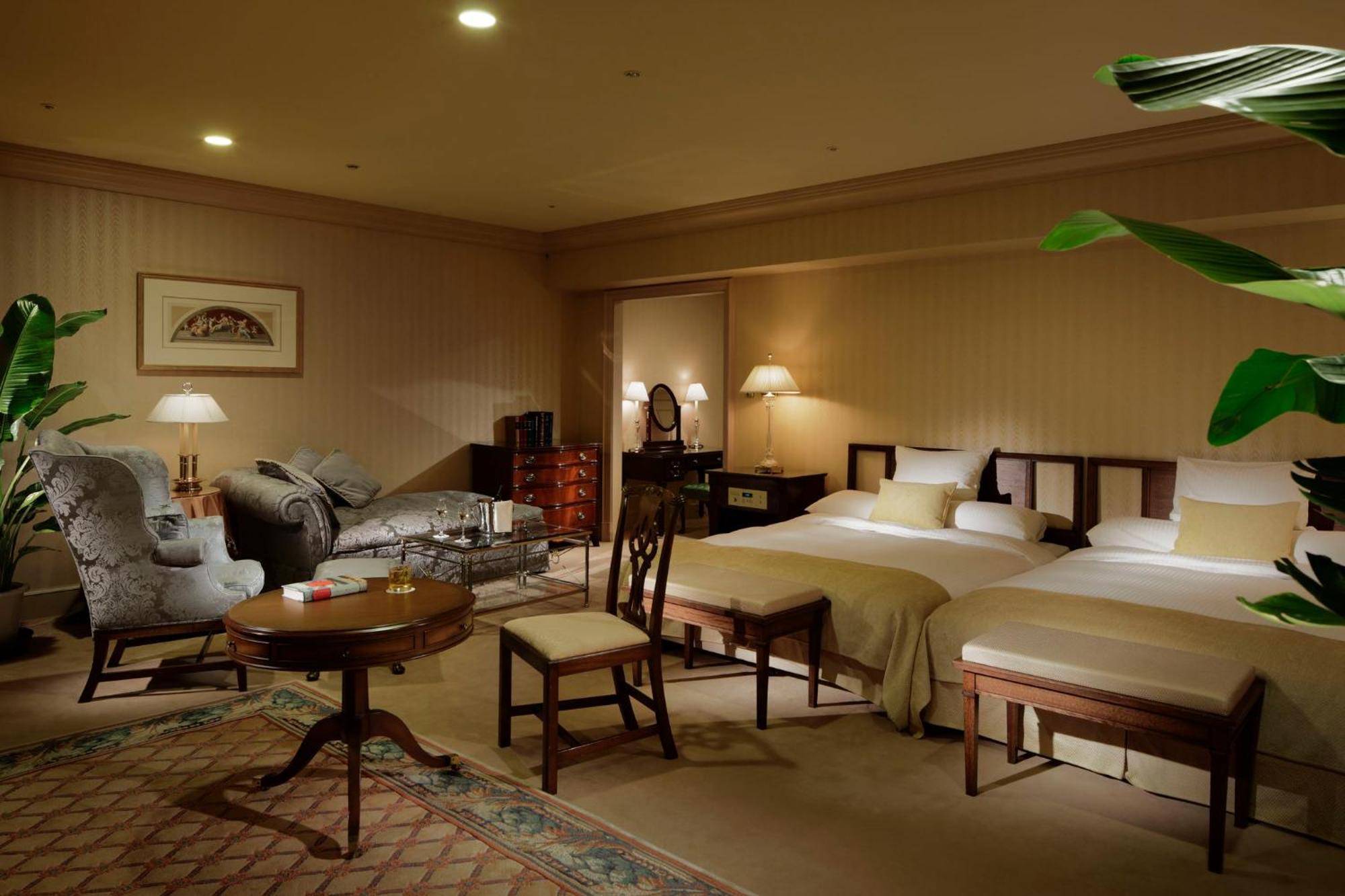 Rihga Royal Hotel Osaka, Vignette Collection By Ihg Extérieur photo A suite at the Imperial Hotel