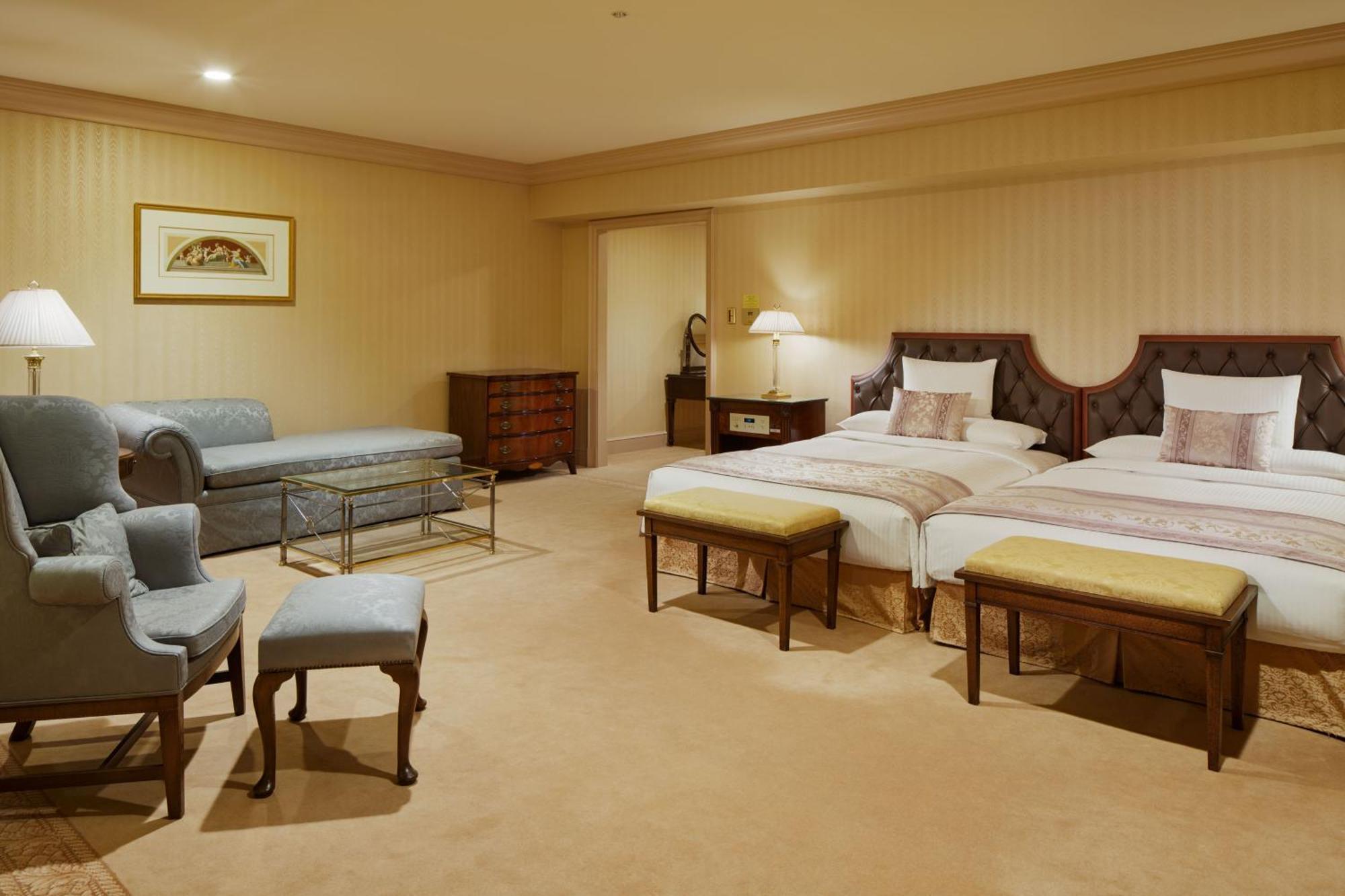 Rihga Royal Hotel Osaka, Vignette Collection By Ihg Extérieur photo A suite at the hotel