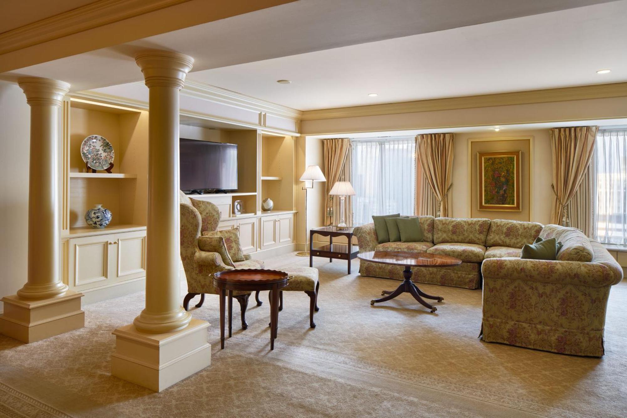 Rihga Royal Hotel Osaka, Vignette Collection By Ihg Extérieur photo A suite at the Four Seasons Hotel
